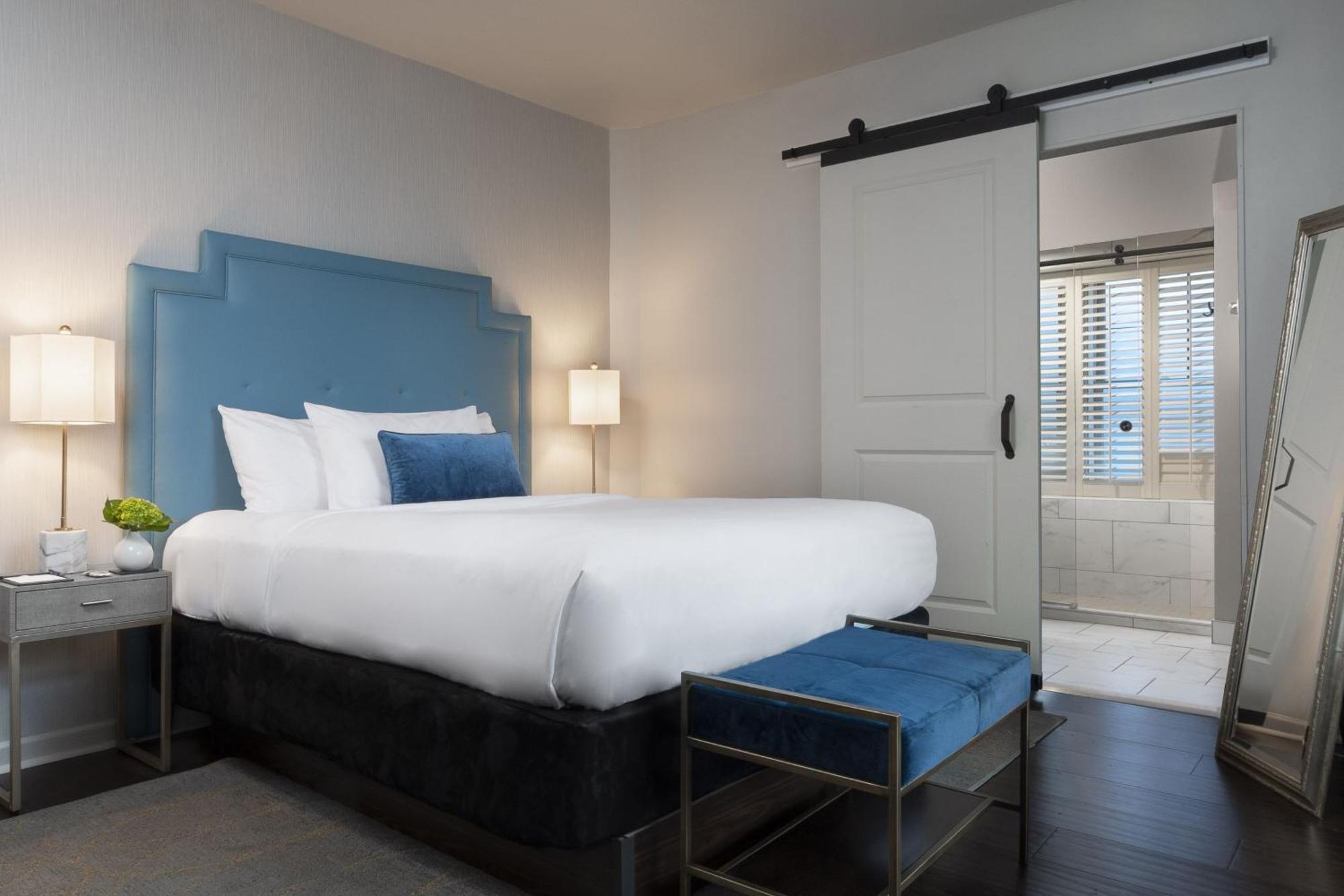 Seven Gables Inn, St Louis West, A Tribute Portfolio Hotel Клейтон Экстерьер фото