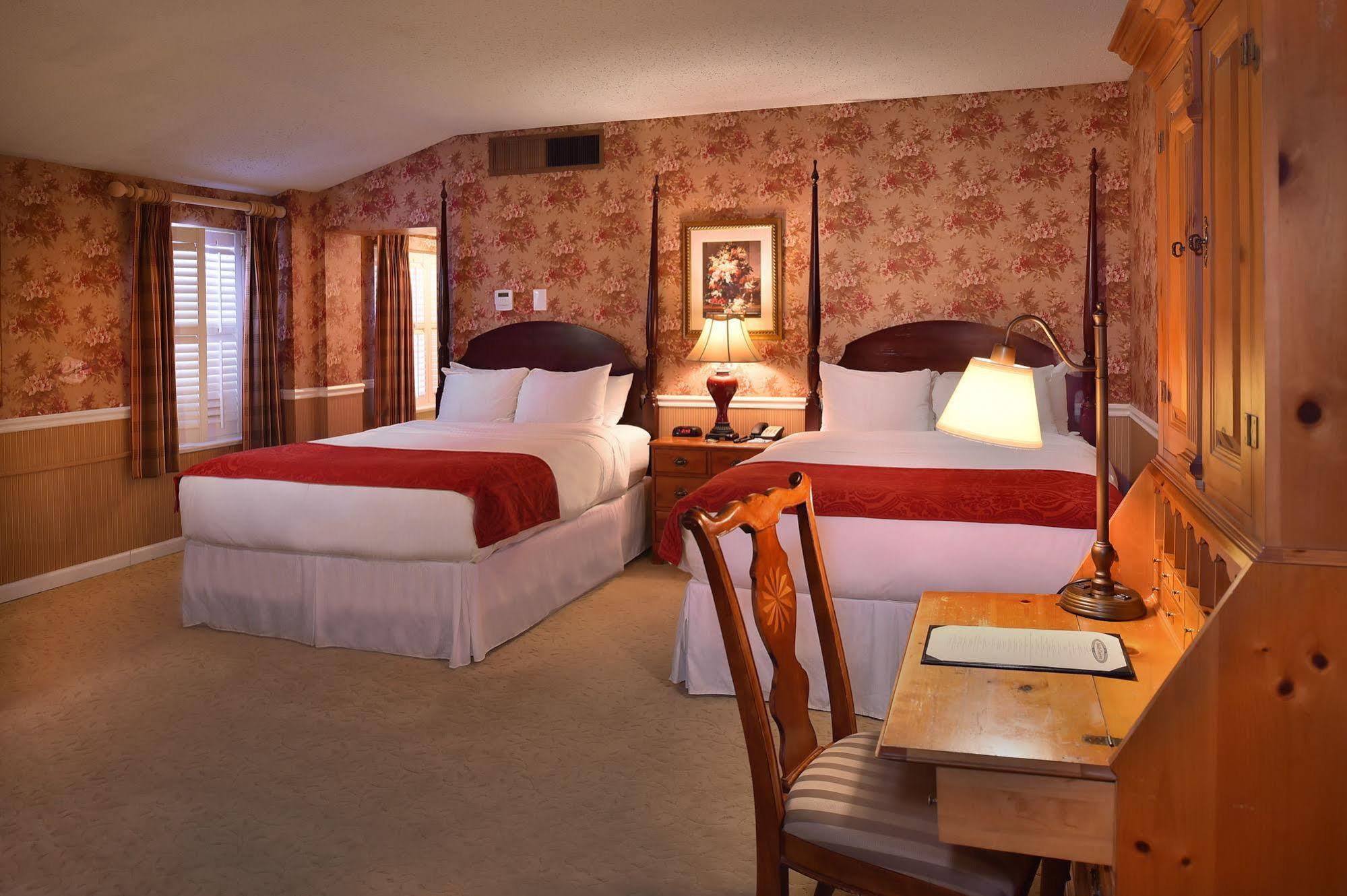 Seven Gables Inn, St Louis West, A Tribute Portfolio Hotel Клейтон Экстерьер фото