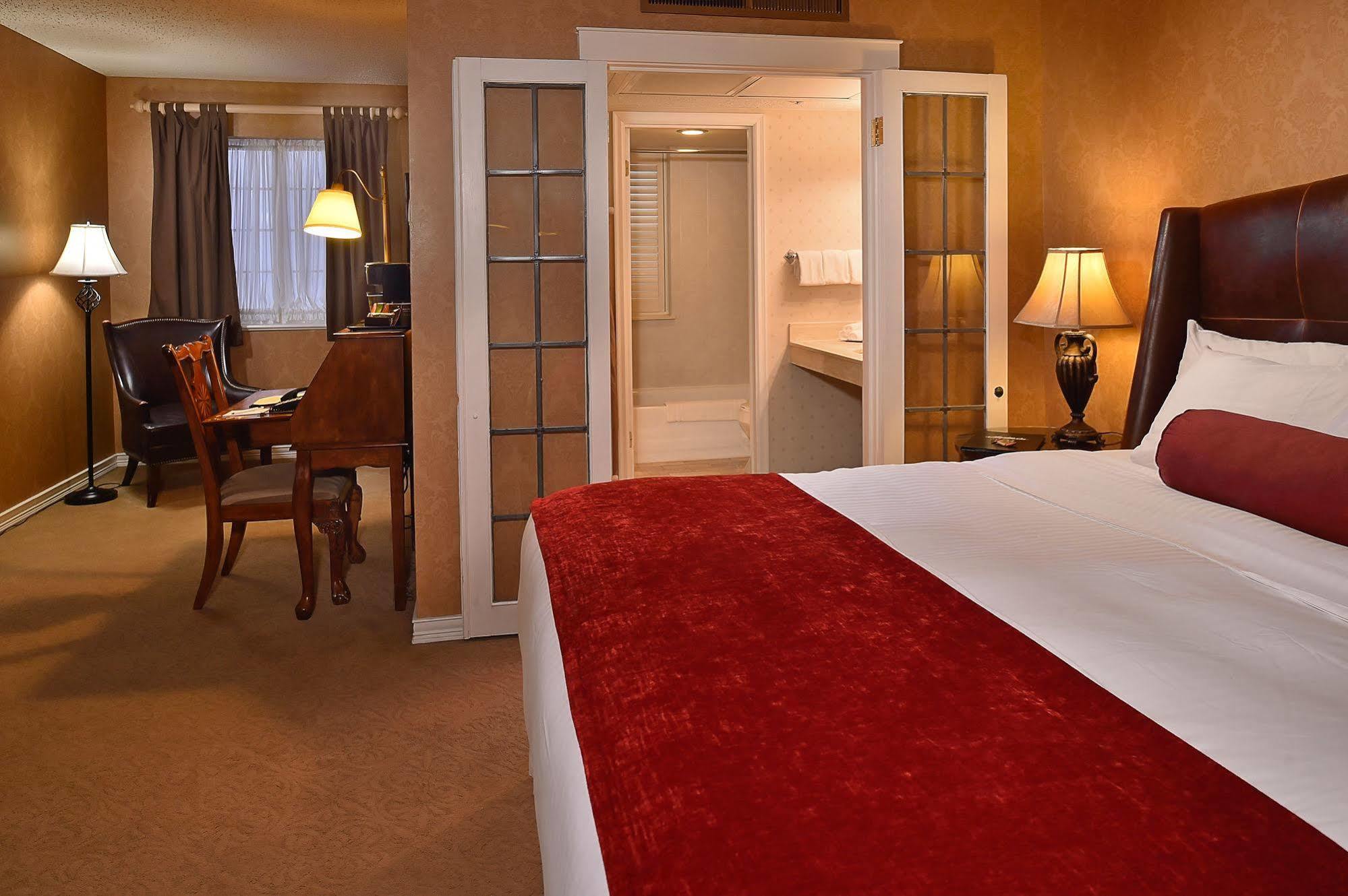 Seven Gables Inn, St Louis West, A Tribute Portfolio Hotel Клейтон Экстерьер фото