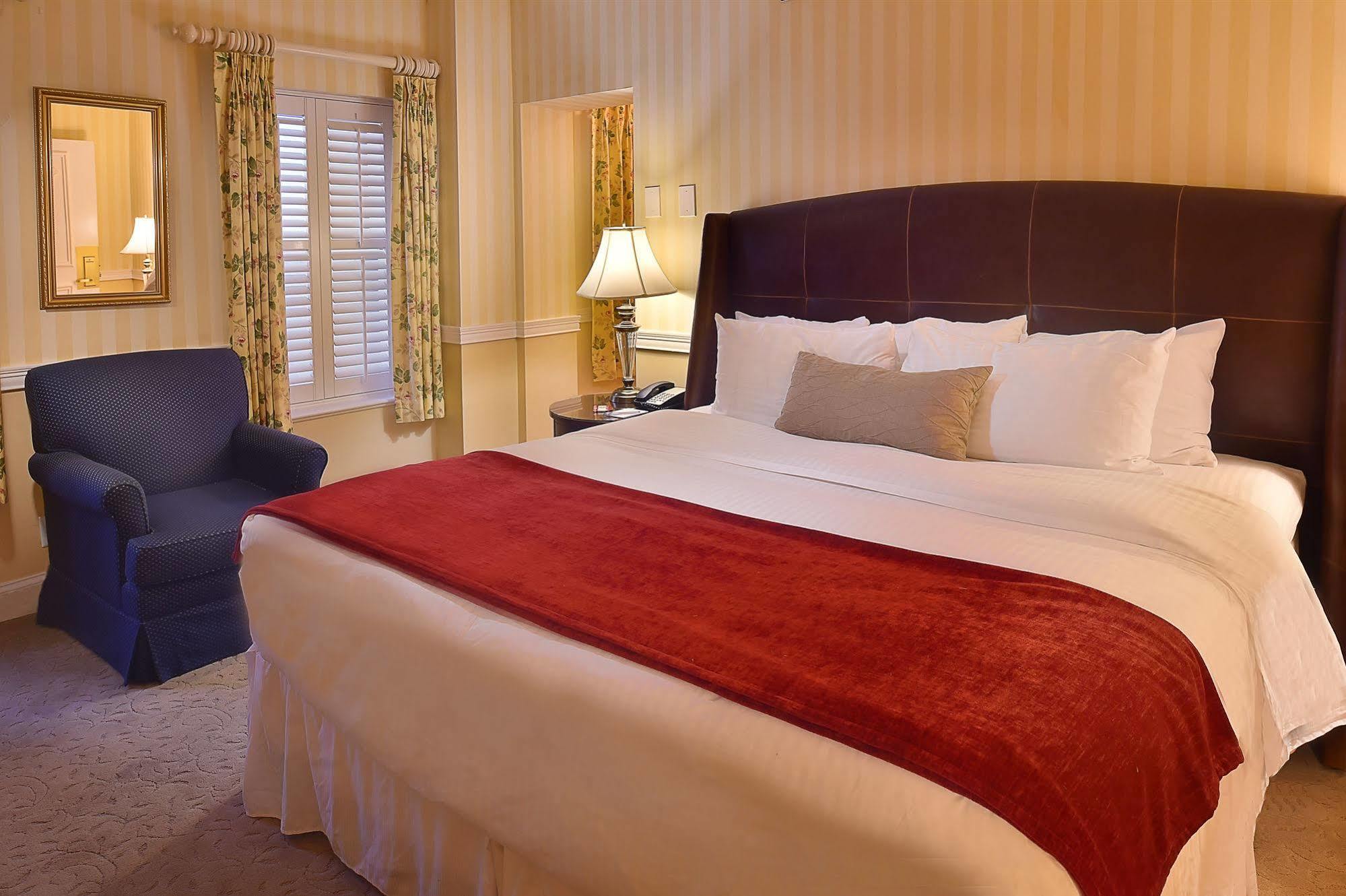 Seven Gables Inn, St Louis West, A Tribute Portfolio Hotel Клейтон Экстерьер фото