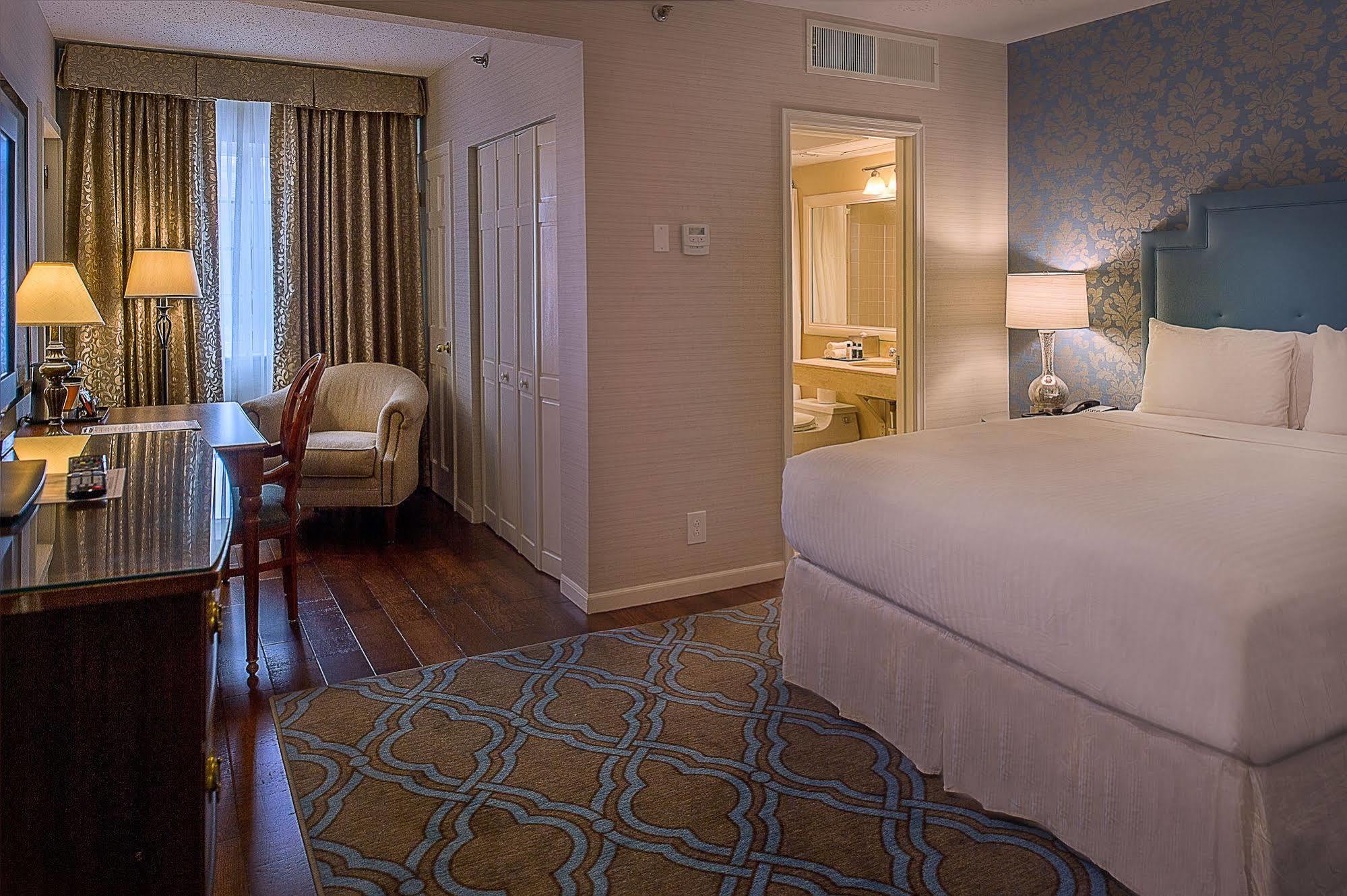 Seven Gables Inn, St Louis West, A Tribute Portfolio Hotel Клейтон Экстерьер фото