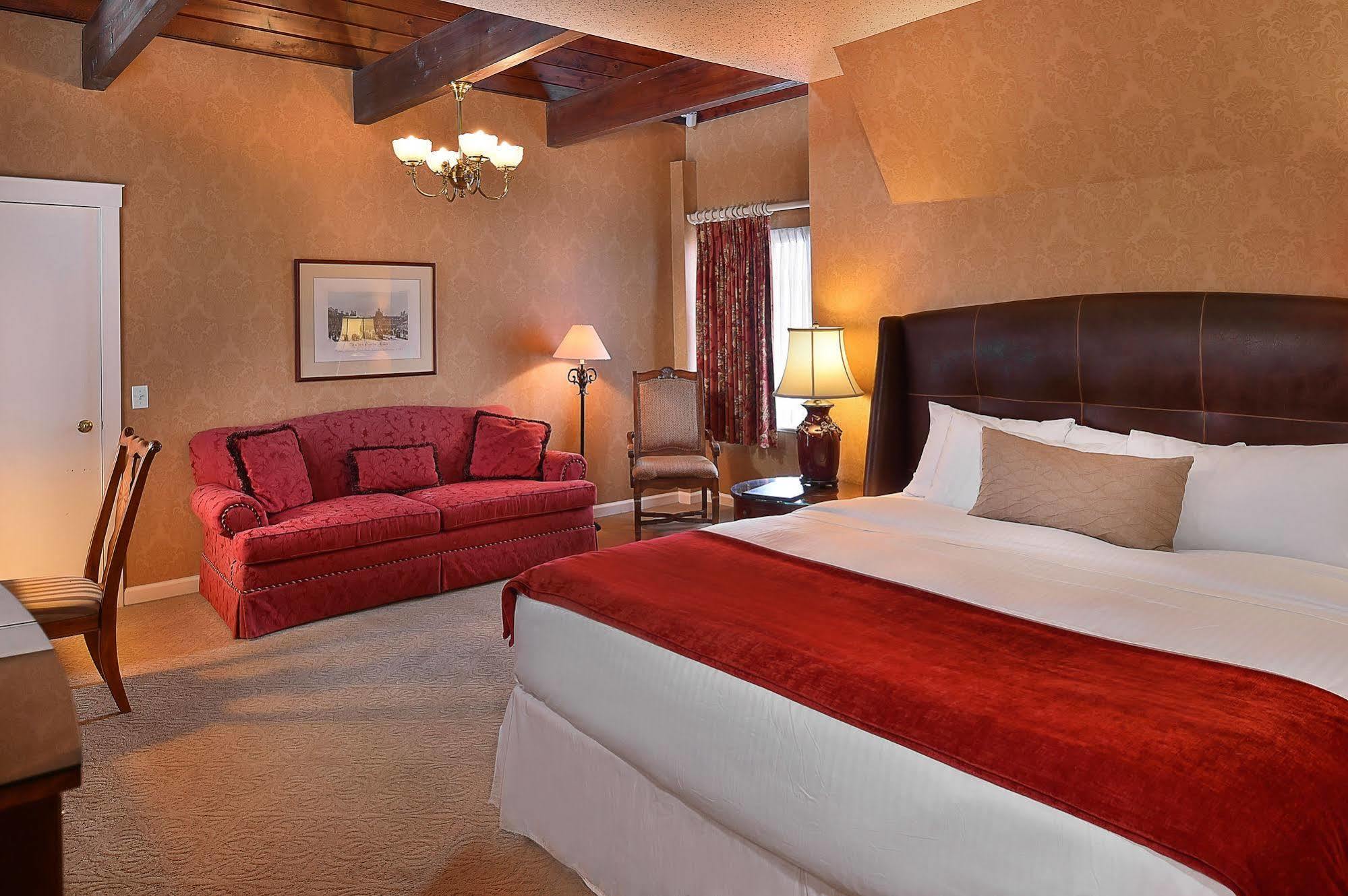 Seven Gables Inn, St Louis West, A Tribute Portfolio Hotel Клейтон Экстерьер фото
